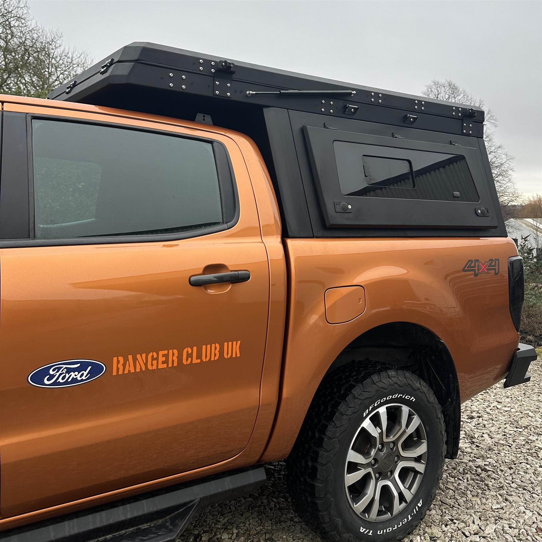 Overland Aluminium Canopy with Clamshell Roof Tent for the Ford Ranger 2012-2022