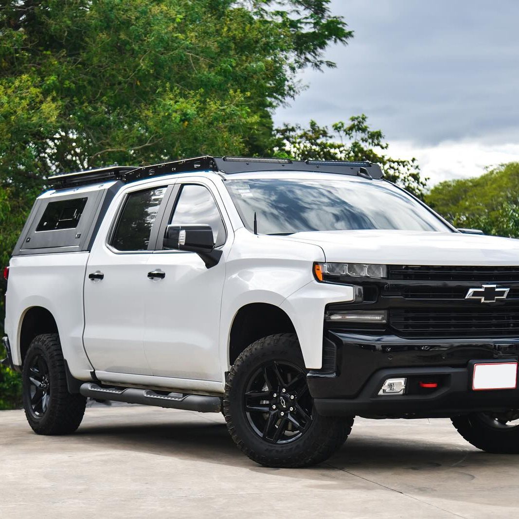 Chevrolet Silverado 3500 Sport Truck Cap