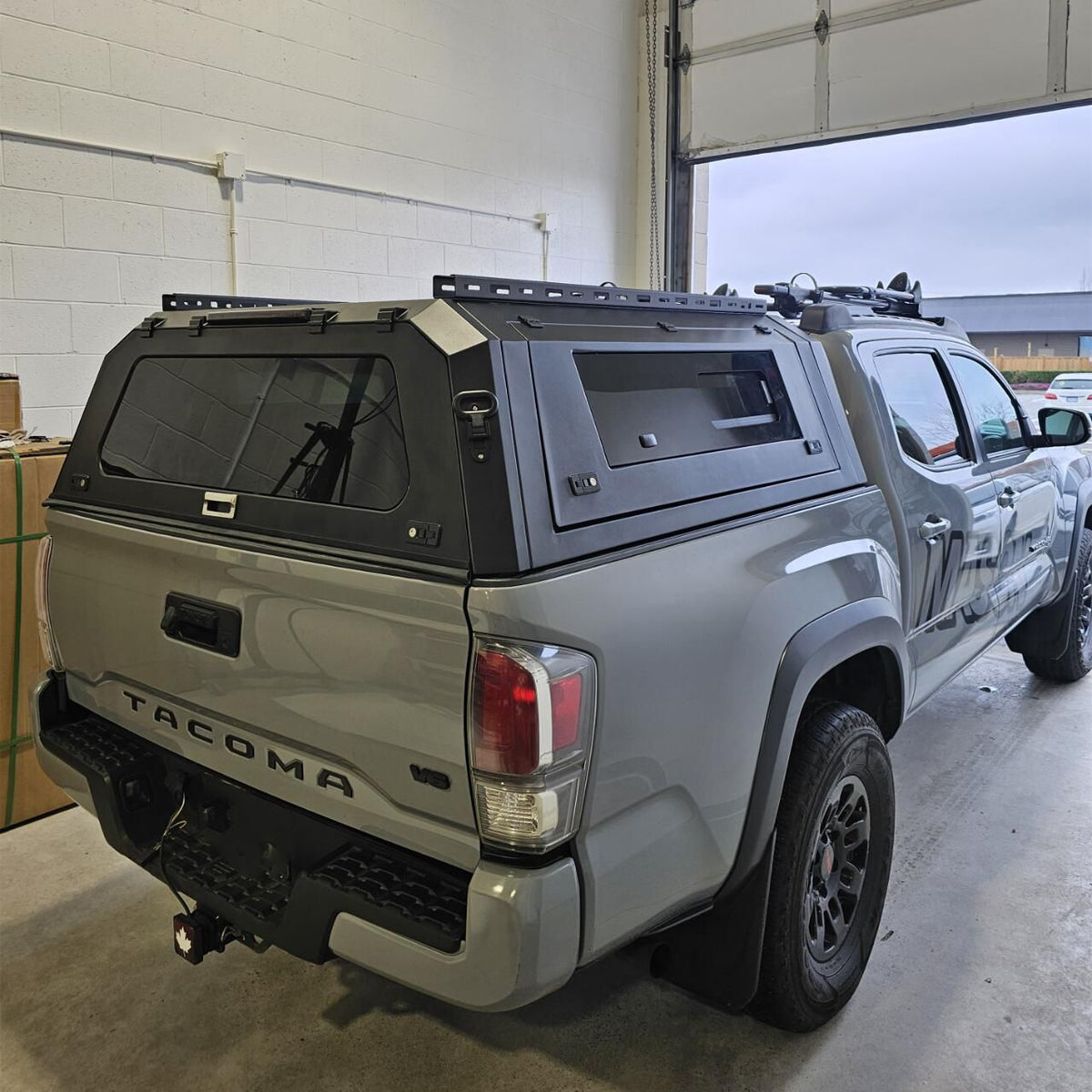 Toyota Tundra Sport Truck Cap