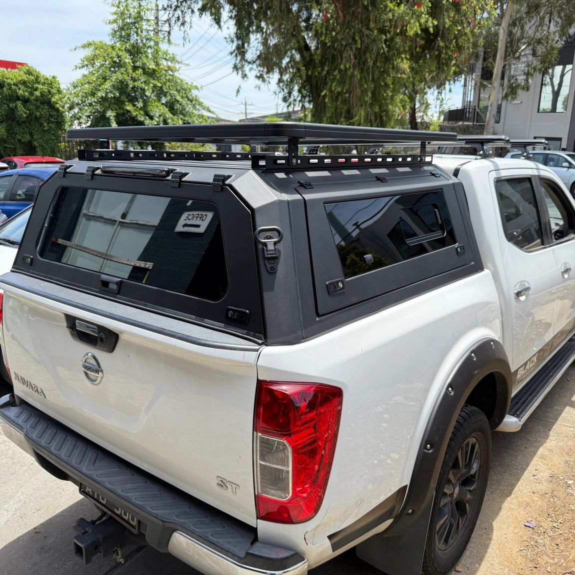Nissan Titan Sport Truck Cap