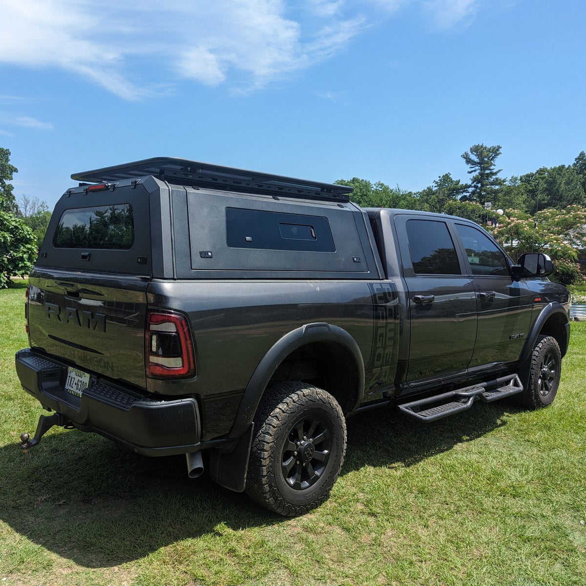 Dodge Ram 2500 Sport Truck Cap