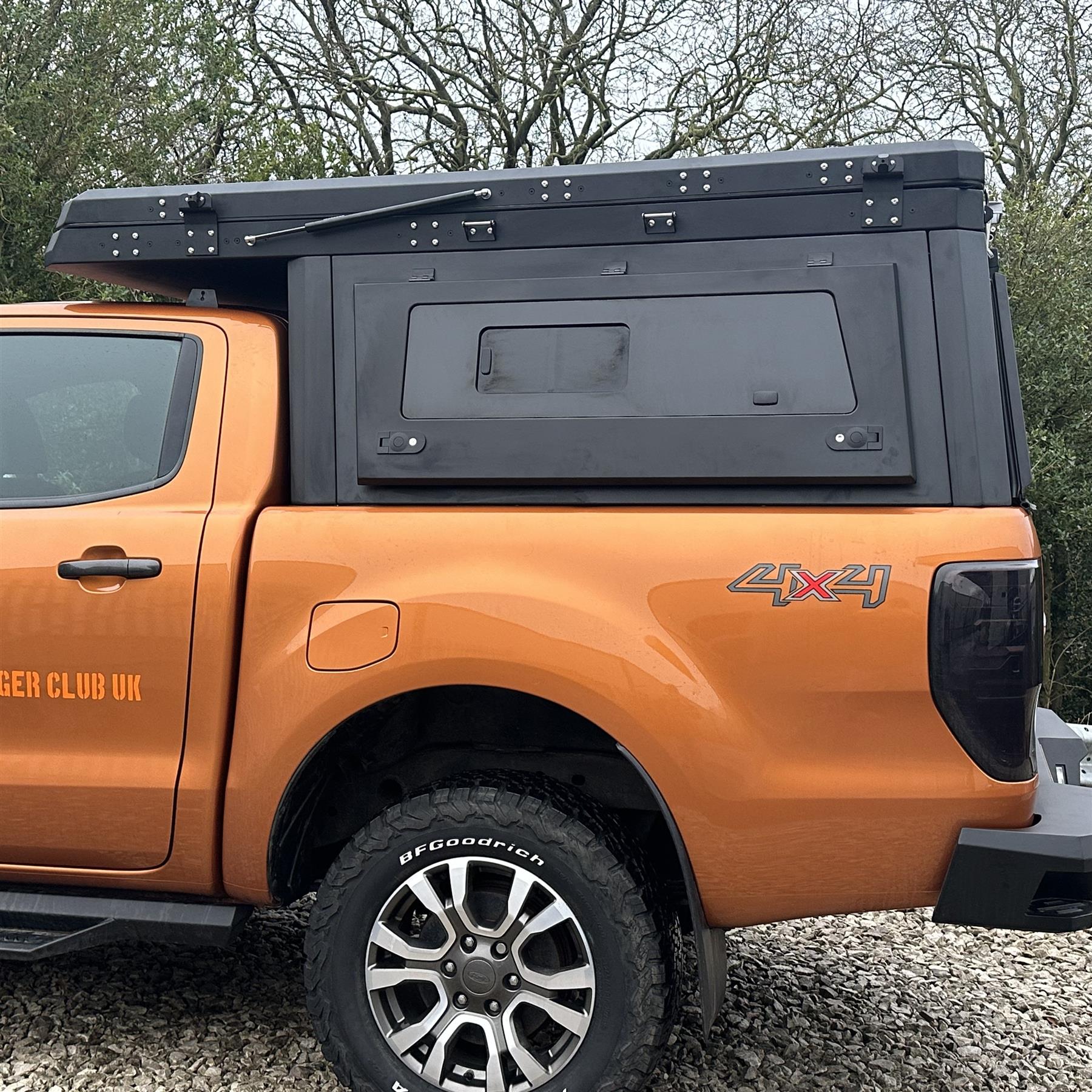 Overland Aluminium Canopy with Clamshell Roof Tent for the Ford Ranger 2012-2022